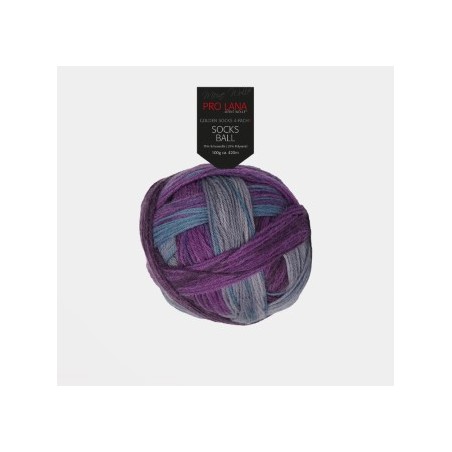 Pro Lana Socks Ball  een bol met de hand gewikkeld waardoor knopenvrij