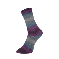 Pro Lana Socks Ball  een bol met de hand gewikkeld waardoor knopenvrij