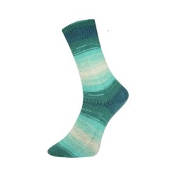 Pro Lana Socks Ball  een bol met de hand gewikkeld waardoor knopenvrij