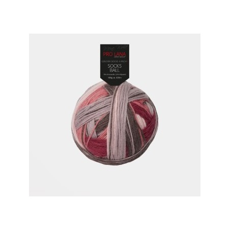 Pro Lana Socks Ball  een bol met de hand gewikkeld waardoor knopenvrij