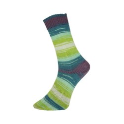 Pro Lana Socks Ball  een bol met de hand gewikkeld waardoor knopenvrij