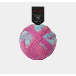 Pro Lana Socks Ball  een bol met de hand gewikkeld waardoor knopenvrij