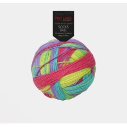 Pro Lana Socks Ball  een bol met de hand gewikkeld waardoor knopenvrij