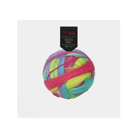 Pro Lana Socks Ball  een bol met de hand gewikkeld waardoor knopenvrij