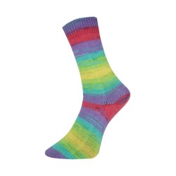 Pro Lana Socks Ball  een bol met de hand gewikkeld waardoor knopenvrij
