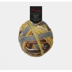 Pro Lana Socks Ball  een bol met de hand gewikkeld waardoor knopenvrij